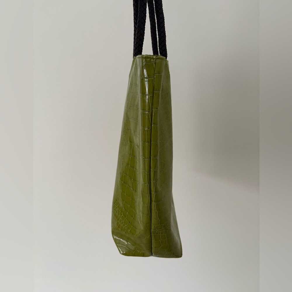 Neiman Marcus Green Crocodile Braided Handle Lined Tote Bag - Picture 6 of 11